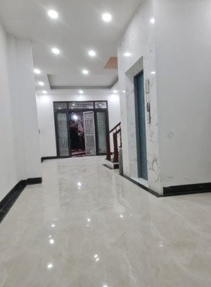 nhà đẹp trương định - nhà mới ở luôn - thang máy nhập khẩu - tiềm năng tăng giá cao