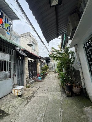 bán nhà hẽm 4m phạm thế hiển p6 q8. dtsd 46,5m hẻm 4,5m(tuơng lai ra 6m). dt 3x9. giá 3 tỷ(còn tl)