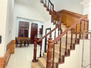 bán nhà văn quán-5 tầng-40m- hơn 8 tỷ - ô tô đỗ cổng- ở hoặc cho thuê dòng tiền 30tr/ tháng