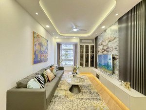 cần bán căn góc sky garden - pmh - q7 nhà đẹp, mới 100%, view landmart 81. lh: 