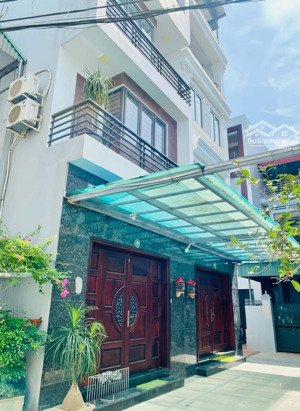 bán nhà gia thượng( trong đê). dt 71.2m, mt 4,51m, 5 tầng dân xây, cách mặt phố 10 m, gần công viên