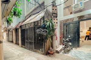 tôi bán căn nhà dòng tiền ngay trần bình 20 phòng x diện tích 75m2 nhà 7 tầng thàng máy 16 tỷ