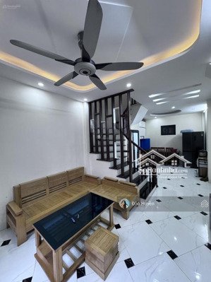 bán căn góc mặt ngõ ỷ la gần kđt geleximco dương nội ngõ thông, oto gần giá hơn 5 tỷ