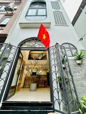 xuân đỗ - cự khối 33m2, 5 tầng, 9 triệu/th lh xem nhà zalo) cho thuê nguyên căn