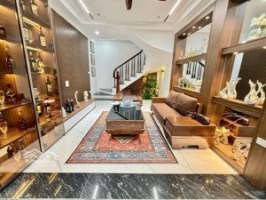 bán nhà riêng tây sơn - dt 28m2 - 6 tầng - full đồ - 20m ra ô tô - view hồ thoáng - giá 9.1 tỷ