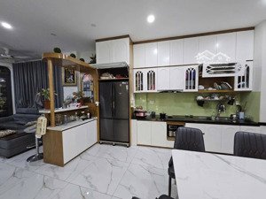 hàng hiếm góc 2 mặt tiền,oto đậu trong nhà, cách nguyễn duy trinh 200m !!!