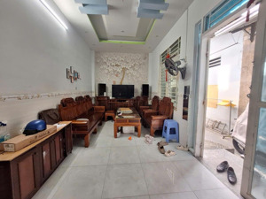 bán gấp nhà 3 tầng đẹp như mới linh tây thủ đức 4 tỷ hơn, hẻm sạch, gần kha văn cân