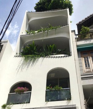 nhà kiến trúc xanh 4 lầu có thang máy sẵn 6pn ban công gần âu cơ lạc long quân kdv dân trí bình tân