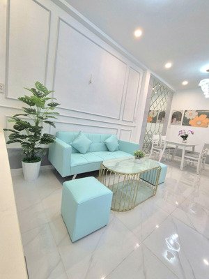 nhà đẹp 2 tầng - 2 phòng ngủ - sát mặt tiền - đồng đen