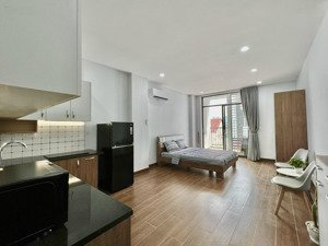 thuê ngay căn hộ 50m2 tone gỗ sáng rộng rãi ban công view đẹp bùi đình tuý bình thạnh lh 