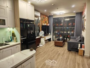 chính chủ bán căn hộ 1n + dt43m2 tầng đẹp full nội thất view thoáng ban công tây nam tòa s1.02