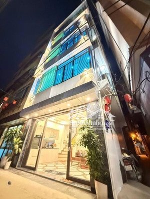 siêu phẩm 5 tầng - ô tô ngủ trong nhà - cách phố kim ngưu 30m