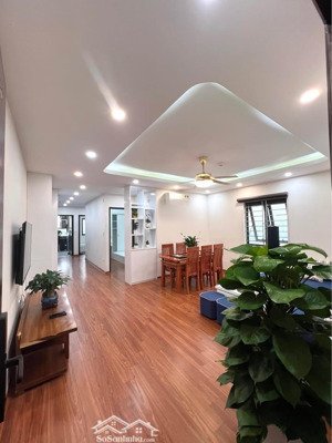 chính chủ cần bán chung cư c14 bùi xương trạch, tầng 12, dt 68m2, 2 ngủ, 2 wc giá 5,7 tỷ.