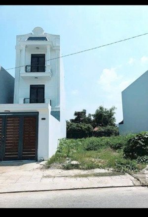 chủ định cư nước ngoài bán lô đất thổ cư 100% ngay chợ việt kiều 114m2. giá 1 tỷ 6 , sổ hồng riêng