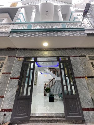 nhà lầu 2 phòng ngủ giá: 760tr còn thương lượng