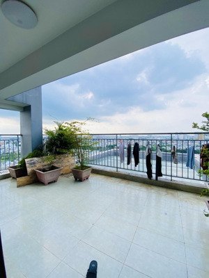 penthouse q8 133m2 3pn 2wc sổ sẵn giá 6 tỷ