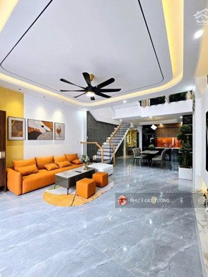 cực kì đẹp, tây sơn, lô góc, 10m ra ô tô, sát phố vip, khu vực dân trí cao, trước nhà thoáng sáng