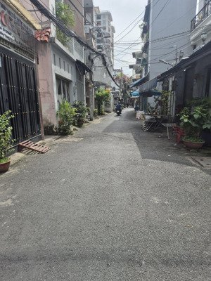 nhà lê văn quới, dt: 32m2. nhà mới đẹp. tặng full nội thất