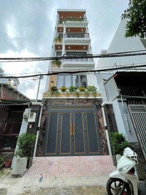 siêu phẩm nhà phố xây mới mẫu hiện đại 4,5 tấm, thang máy - diện tích: 4 x 16m giá tốt: 9.69 tỷ