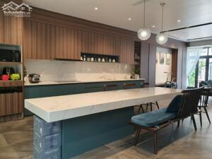  CHO THUÊ NHÀ MẶT TIỀN 13M MẶT ĐƯỜNG HỒ SEN - NHÀ ĐẸP, THÔNG SÀN