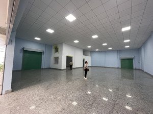 cho thuê mbkd góc 3 mặt tiền, hẻm 860 xô viết nghệ tĩnh (gần d2) , p. 25, bt, 14x21m, giá thuê 95tr