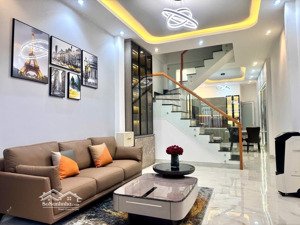 bán nhà mới ở ngay - q10 - 47m2 (ngang 3.7m) - 4 tầng - 5pn, tặng nội thất - sát mặt tiền, 10.6ty