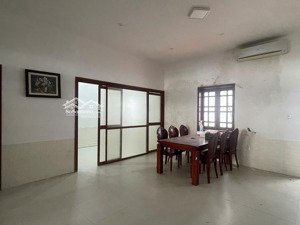 nhà kiệt nguyễn thị minh khai diện tích 210m thích hợp kinh doanh.