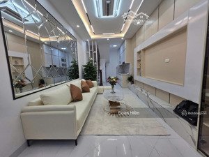 rẻ bất ngờ! ở ngay đội cấn, ngõ bagac, thông tứ phía, gần hồ, 4 ngủ đủ công năng, full nt, 43.4m*5t