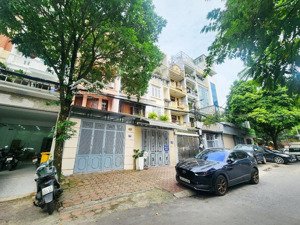 siêu vip cầu giấy,bán nhà mặt phố tại trung kính, 32 tỷ, 80m2,5 ô tô đỗ của,kinh doanh,mở vp đỉnh.