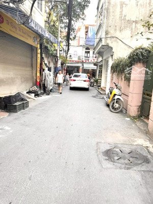 bán nhanh-ngõ quận uỷ cầu giấy-dt 37m-5t-mt5m-lô góc-ngõ thông-10m ra ô tô.