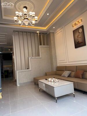 SANG - XỊN - HIỆN ĐẠI NHÀ MỚI Ô TÔ ĐỖ CỬA