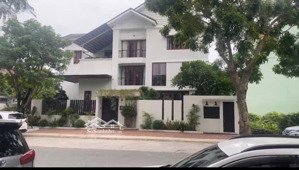 bán gấp biệt thự 3 tầng căn góc xã phong phú, bình chánh, chỉ 22.8 tỷ.