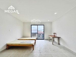 khai trương studio - ban công thoáng - sang xịn - ngay ngã tư thủ đức