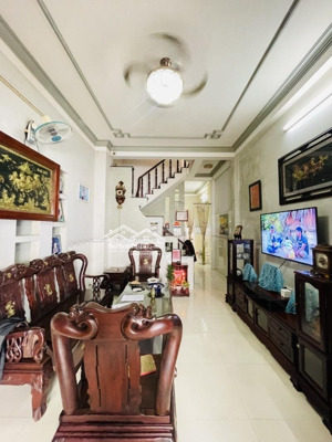 nhà đẹp giá rẻ, 3 tầng ngay phạm đăng giảng giáp tân phú- hẻm xe hơi - 60m2 (4x15). chỉ 5 tỷ xíu