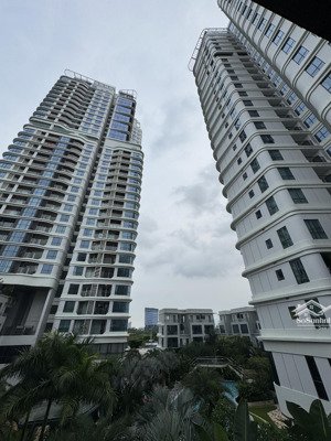 zeit river: duy nhất căn 3pn cạnh sân vườn đang cho thuê, nhà mới 100%, có kho rộng. view đa chiều