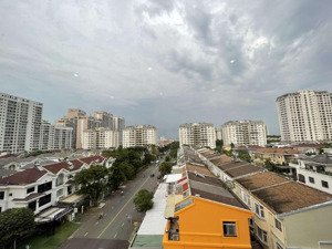 bán gấp penthouse hưng vượng 2 phú mỹ hưng q7 dt 145m giá 8.8 tỷ lh. 