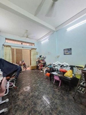 bán nhà hẻm cô giang - 3 tầng - ngang 9m hiếm - 9 phòng ngủ - 20 tỷ