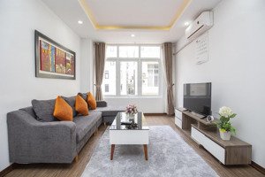 tòa nhà sumitomo cho thuê căn hộ dịch vụ 1 ngủ 65m2 có ban công rộng tại linh lang, gần lotte