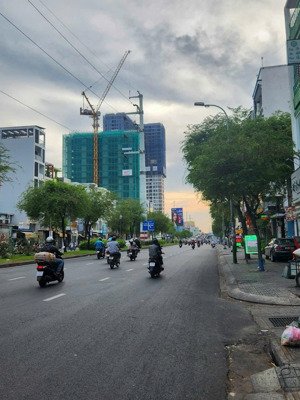 bán nhà mặt tiền hồng bàng p6, quận 6 dt: 7x20m dtcn: 130.1m2, 3 tầng, hdt: 55tr/tháng 35 tỷ