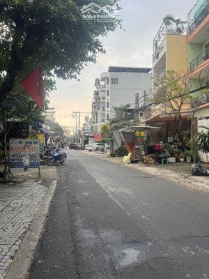 phạm văn chiêu hẻm xe hơi 1 trục 6m giá chỉ 64tr/m2.
lô đất khủng hiếm có tại quận gò vấp cũ