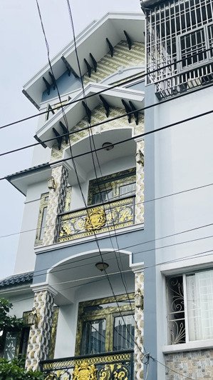 giảm sâu 300 triệu giá mới chỉ 8.2 tỷ nhà đẹp 4 tầng mặt tiền đường số 5, bình tân ô tô tránh