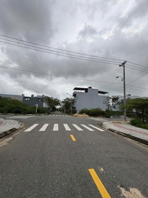 bán lô kề góc đường hói kiểng 10