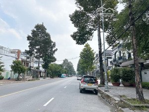 tòa nhà 10x20m hầm 5 tầng khu ao sen tên lửa ngay aeon mall vị trí vàng hdt 50tr/th chỉ 33 tỷ tl