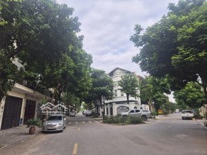 căn góc 3 thoáng vỉa hè siêu rộng trung tâm văn phú