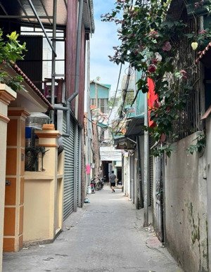 giá tốt! chỉ 7.9 tỷ nhà đẹp 3 tầng, 43.5m² ngõ thoáng 30m ra ô tô tránh, nam dư hoàng mai