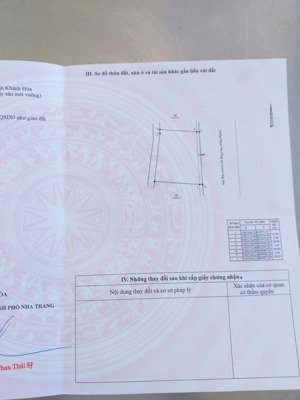 gia đình mình có lô đất hai mặt tiền, giáp núi, gần biển cần bán.