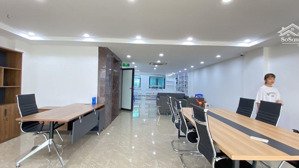 chỉ 10 triệu có ngay văn phòng tại phố khương đình, view thoáng, sẵn bàn ghế, có chia sẵn phòng