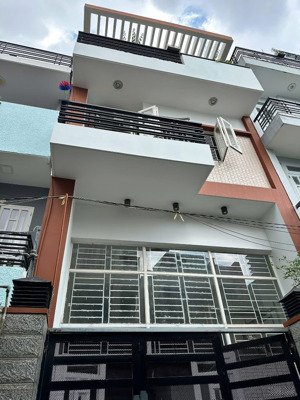 chỉ nhỉnh 8 t.ỷ sở hữu ngay nhà 4 tầng - 5x21 -tặng full nội thất-đường xe hơi tránh nhau- p phú