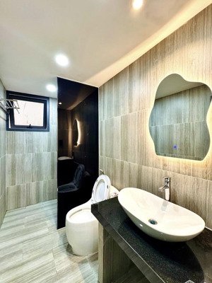 siêu phẩm mặt tiền p1 gv-ngay đại lộ phạm văn đồng-58m2-5 tầng btct-3pn full nội thất-chỉ 9,68tỷ tl