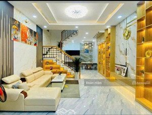 hiếm có khó tìm! kim mã, 3 bước ra ô tô đỗ, 3 gác đua, nt đẳng cấp, ban công thoáng đón nắng 42m2